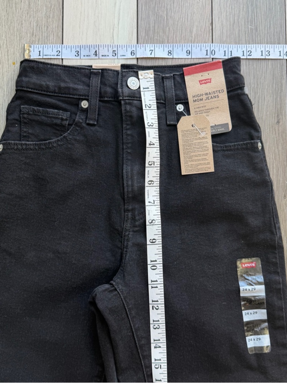 Levi’s High Waisted Mom Jeans Black 24x29 NWT - Picture 5 of 7